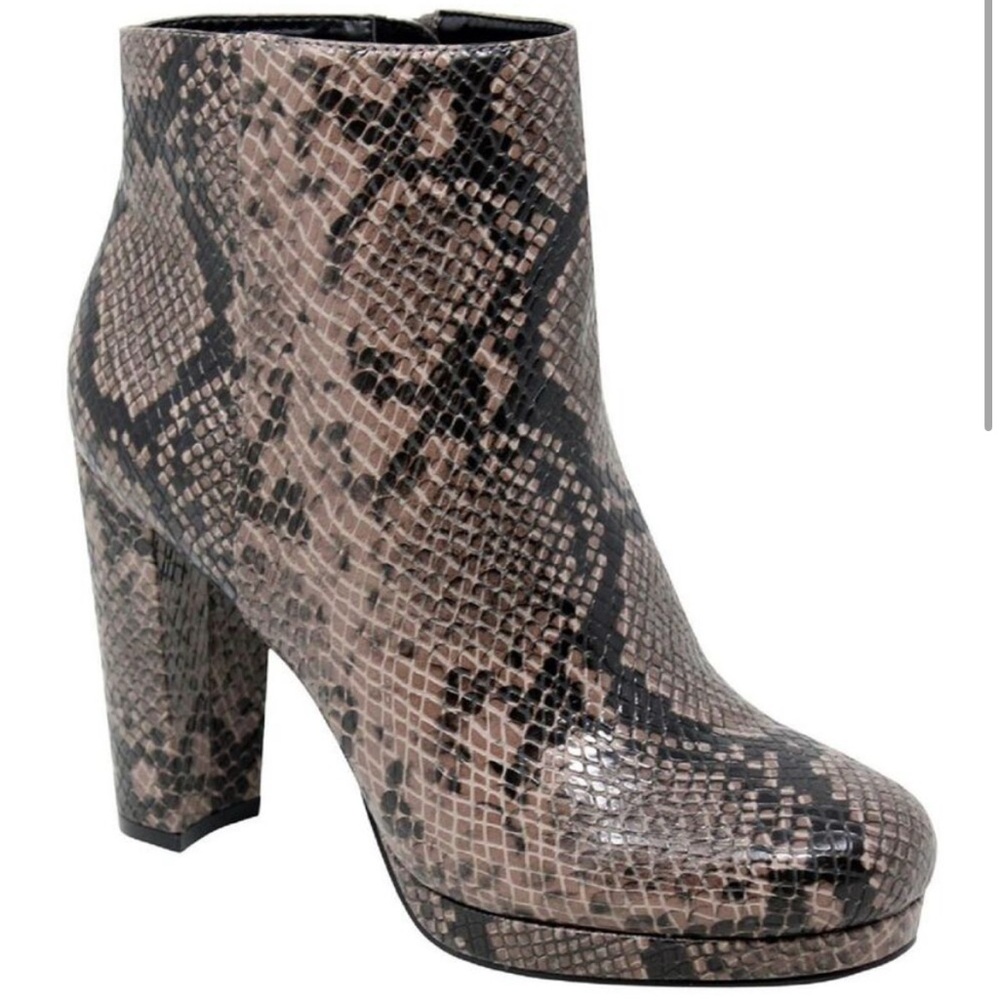 Charles by Charles David Women's Chasen
Faux Leather Block Heeled Ankle Bootie